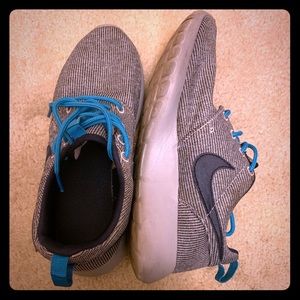 Nike Roshe Run Size 4Y or 6W Midnight Blue & Grey